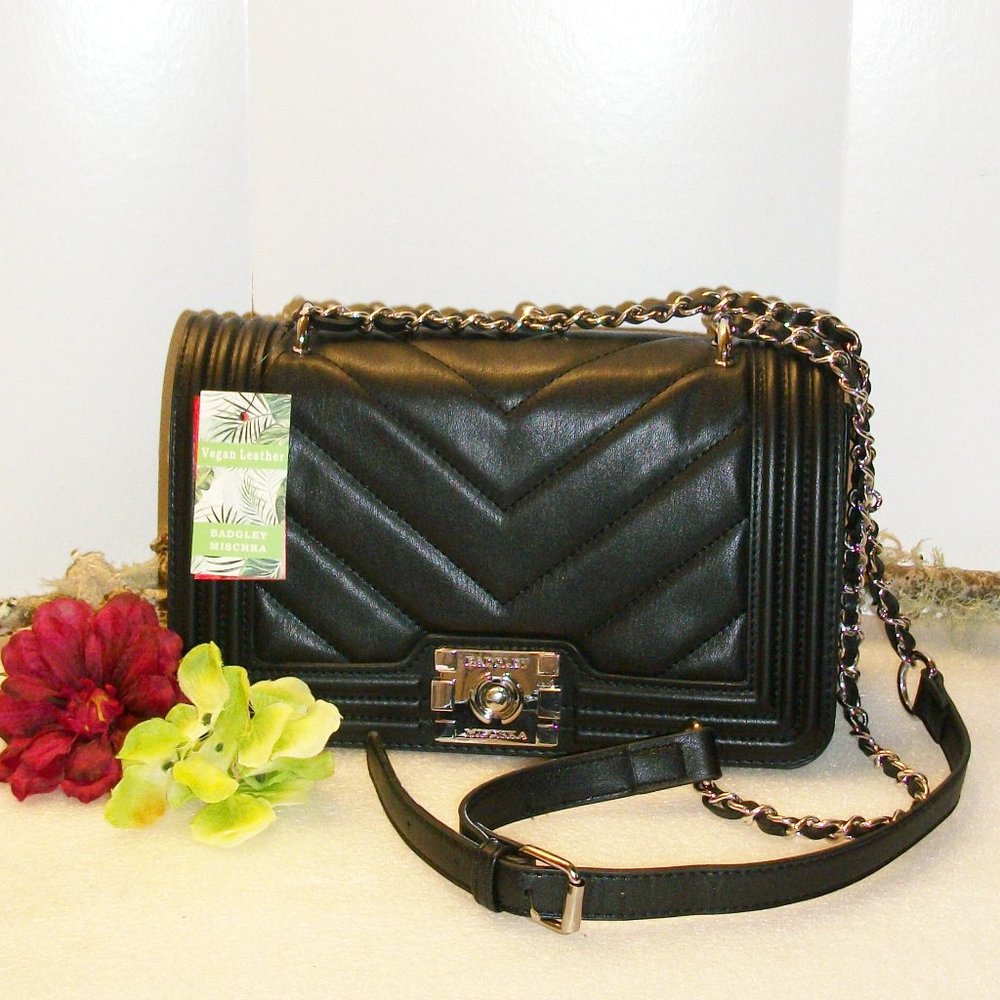 BADGLEY MISCHKA Black Quilted Vegan Leather Crossbody Bag NWT Silver Hardware - Picture 1 of 13
